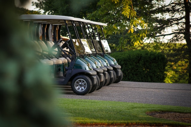 Mga mahusay na Solusyon sa Mobility para sa mga High-End Villa Areas: 4 Seater Electric Buggy