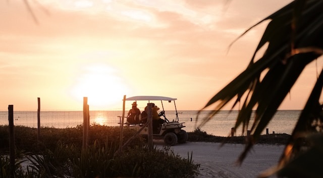 Mga Nakatataas na Golf Cart sa Off-Road: Unleashing Adventure sa Rough Terrain